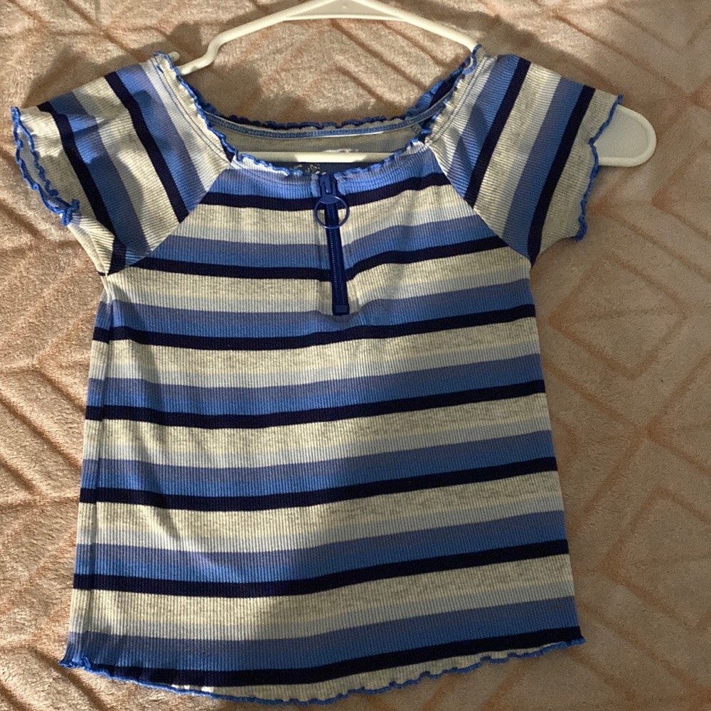 Size 8 from justice  color:dark blue baby blue ,grey